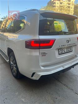 تۆیۆتا لاند کروزەر